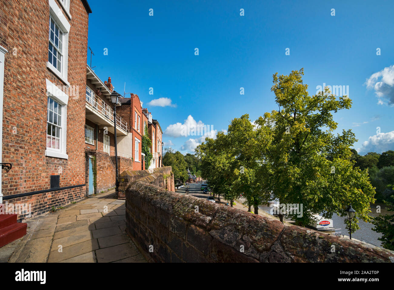Chester Riverside, Fluss Dee, von Stadtmauern gesehen, Cheshire, England, Großbritannien Stockfoto
