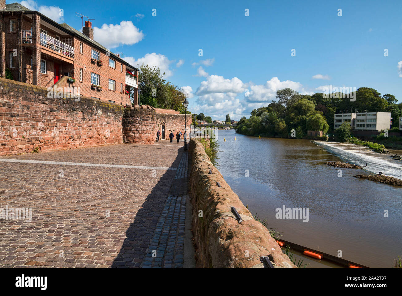 Chester Riverside, Fluss Dee, von Stadtmauern gesehen, Cheshire, England, Großbritannien Stockfoto