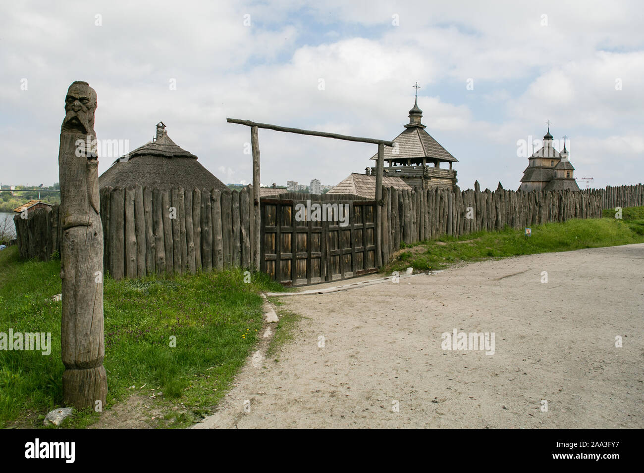 Saporischschja - Ukraine, Mai 02, 2015: Das Holz schützende Befestigungsanlagen im Museum von Zaporizhian Kosaken auf der Insel Khortytsia, Ukraine Stockfoto