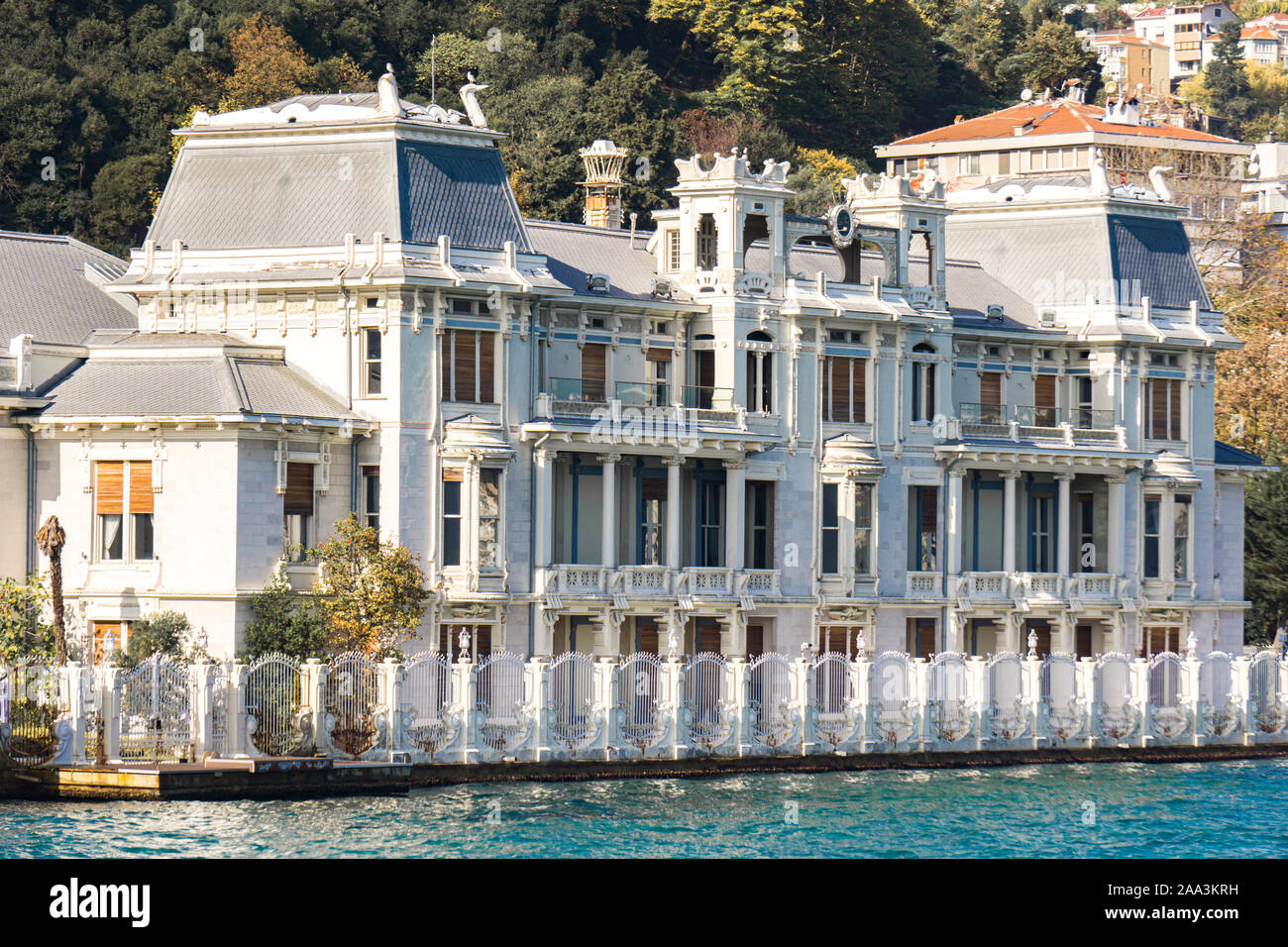 Blick auf Generalkonsulat der Arabischen Republik Ägypten über den Bosporus in Istanbul, Türkei. Es war für die Mutter der letzten Vizekönig von Ägypten, Ab gebaut Stockfoto