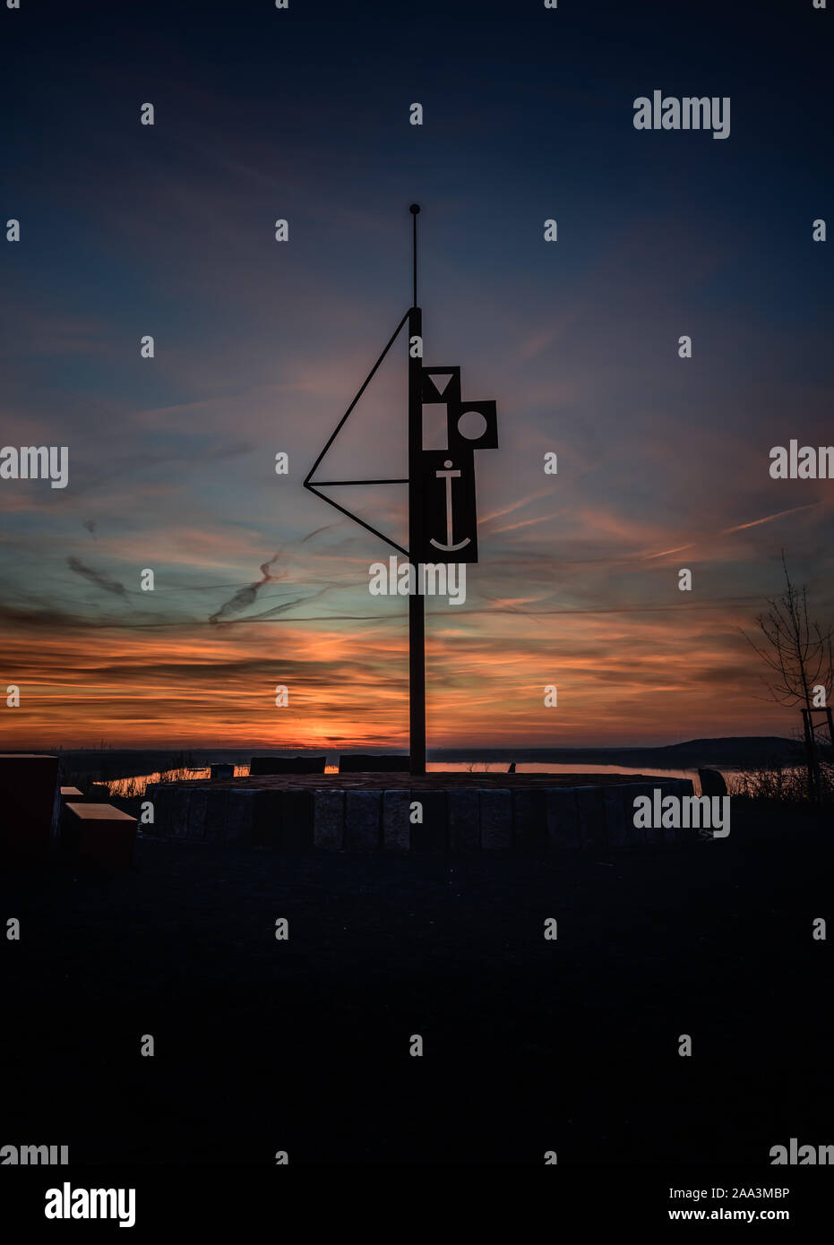 17. Februar 2019, Sachsen: störmthal Störmthaler See bei Sonnenuntergang in der Nähe von Leipzig Foto: Nico Schimmelpfennig/dpa-Zentralbild/ZB Stockfoto