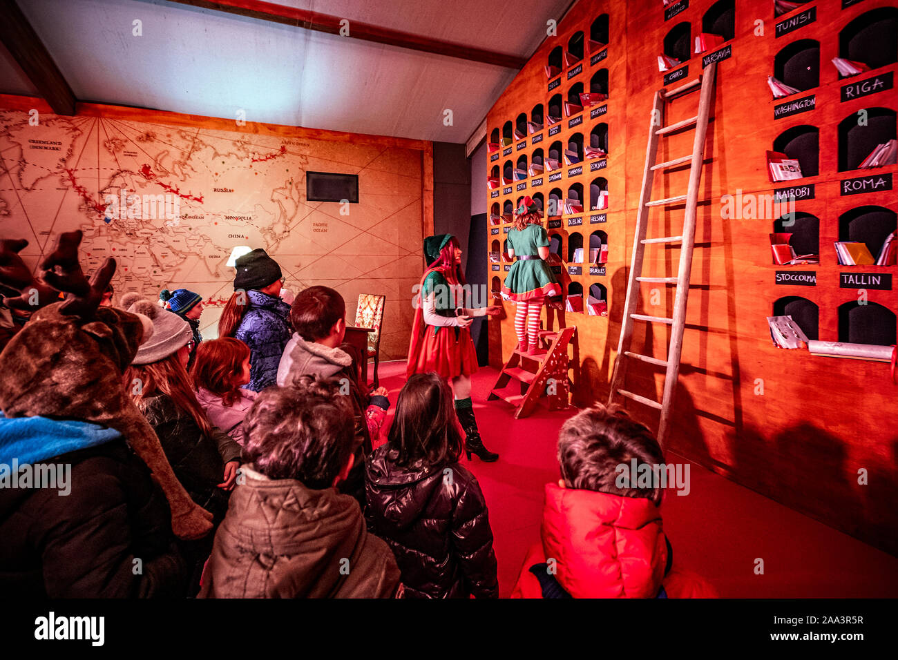 Italien Piemont Langhe Govone Il Magico Paese Di Natale" (Das magische Land von Weihnachten) - Performances und Installationen in der Heimat von Santa Claus - elf Amt für Weihnachten Briefe Stockfoto