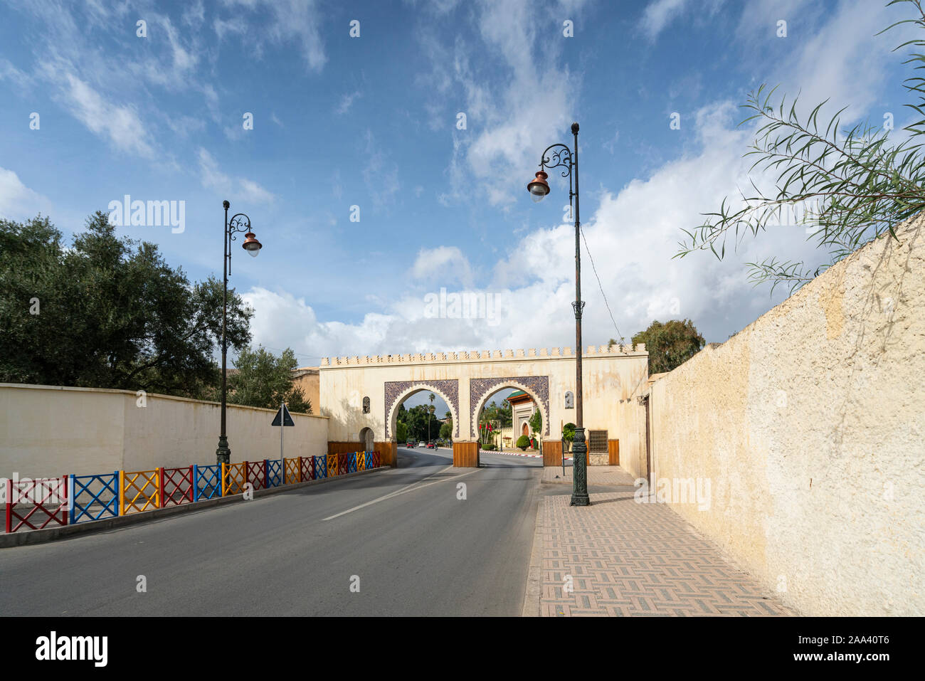 Fez, Marokko. November 9, 2019. Ein Blick auf Bab Riafa City Gate Stockfoto