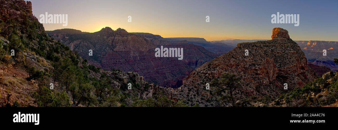 Grand Canyon Blick bei Sonnenuntergang von neuen Hance Trail, South Rim, Grand Canyon, Arizona, USA Stockfoto
