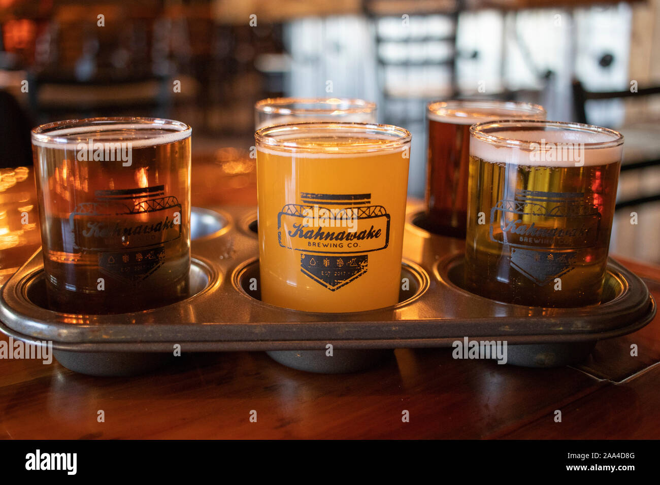 Bierprobe Flug bei Microbrasserie Kahnawake Brewing Co, handwerkliche Brauerei, Québec, Kanada Stockfoto