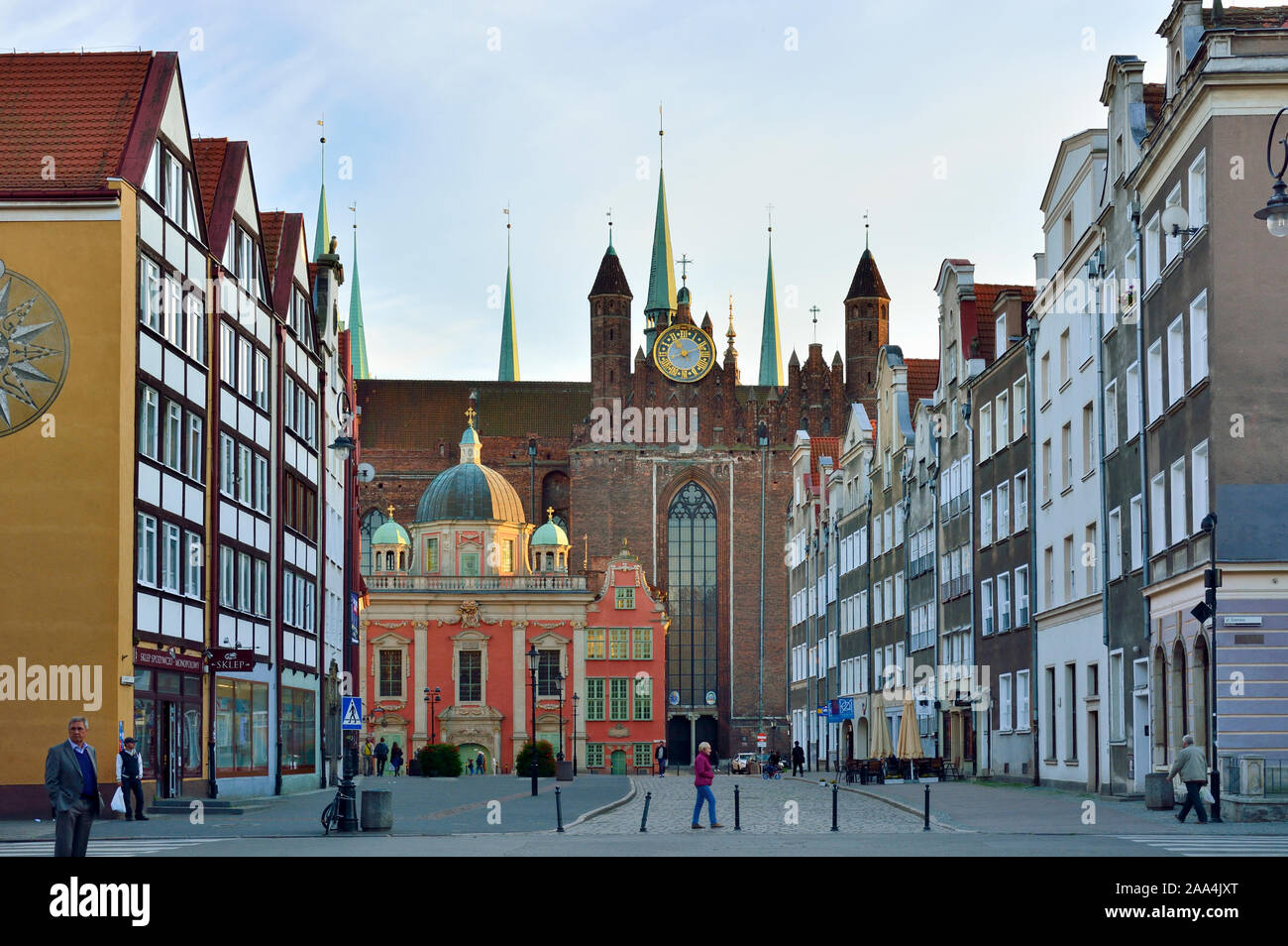 Die Basilika von St. Maria der Himmelfahrt der Jungfrau Maria in der Altstadt. Danzig, Polen Stockfoto