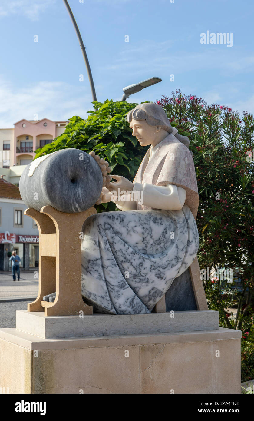 Feier der traditionellen Kunst der Spitzenklöppelei, die jetzt praktizierte Tourismus zu fördern. Peniche, Portugal Stockfoto