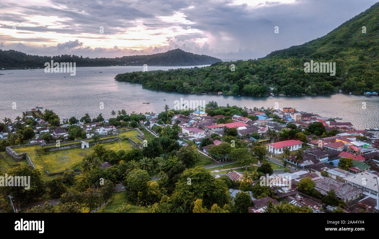 Luftaufnahme von Banda Neira, Banda Inseln, Sumatra, Indonesien Stockfoto