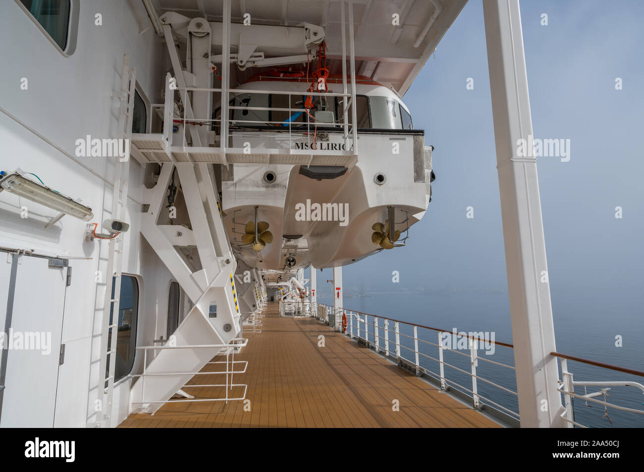 Leben Boot auf dem Kreuzfahrtschiff MSC Lirica Stockfoto