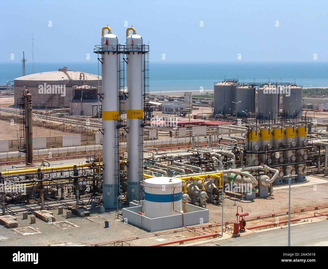 Ölraffinerie IN ALGERIEN Stockfoto