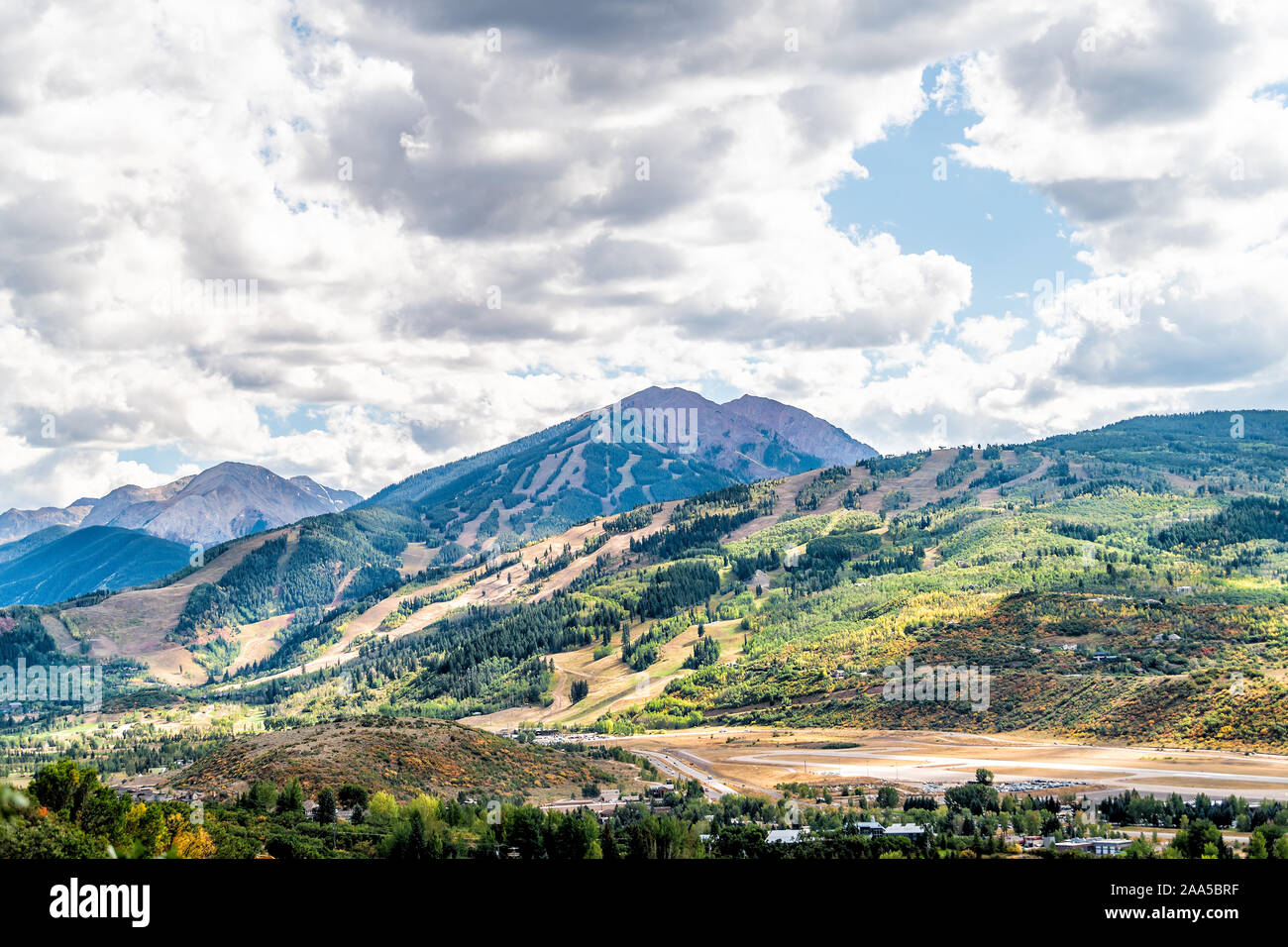 Flughafen von aspen pitkin county Fotos und Bildmaterial in hoher