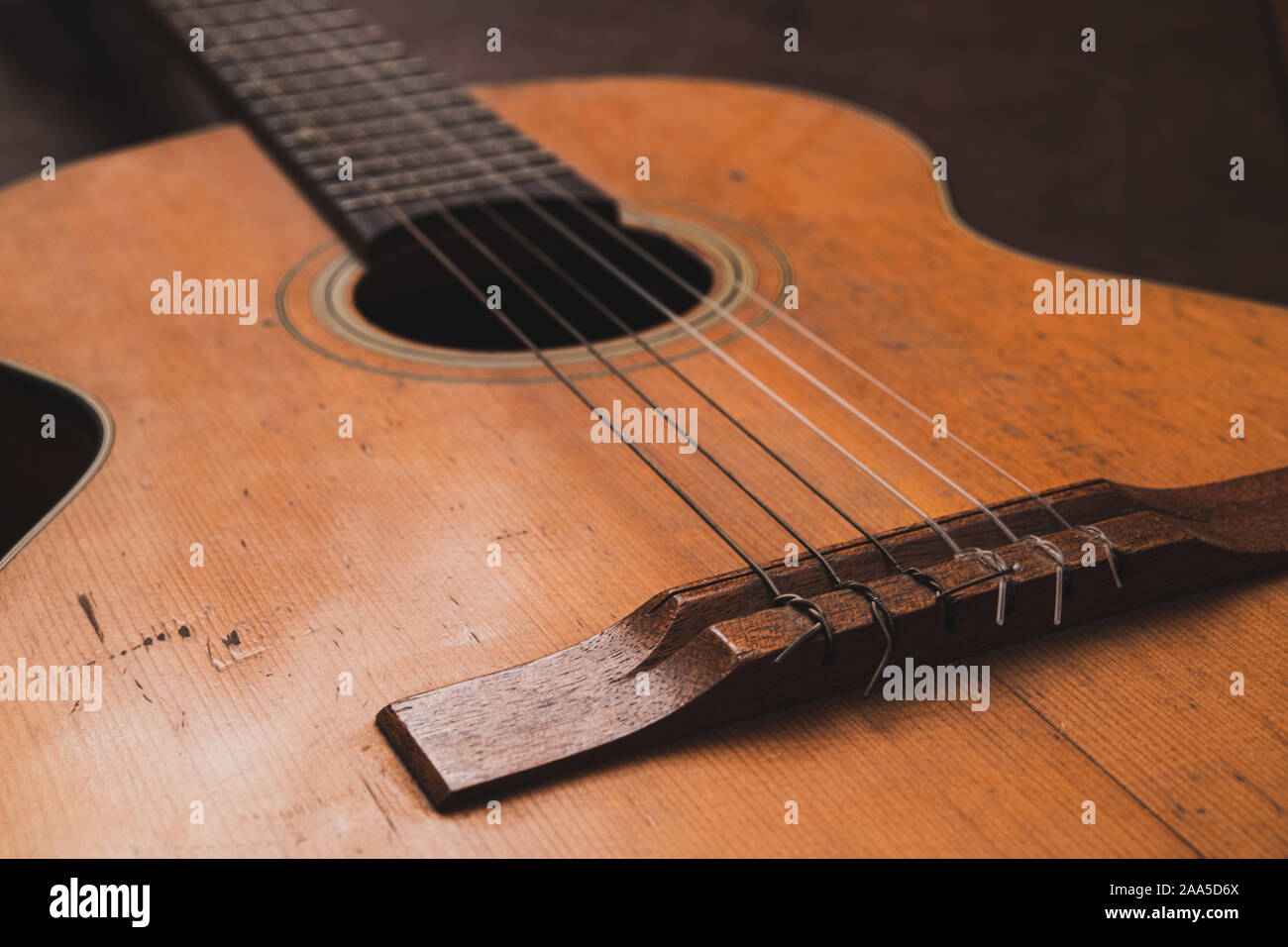 Makro Nahaufnahme Musik Konzept Akustik Gitarre Körper Holz- Vintage altmodisch Stockfoto