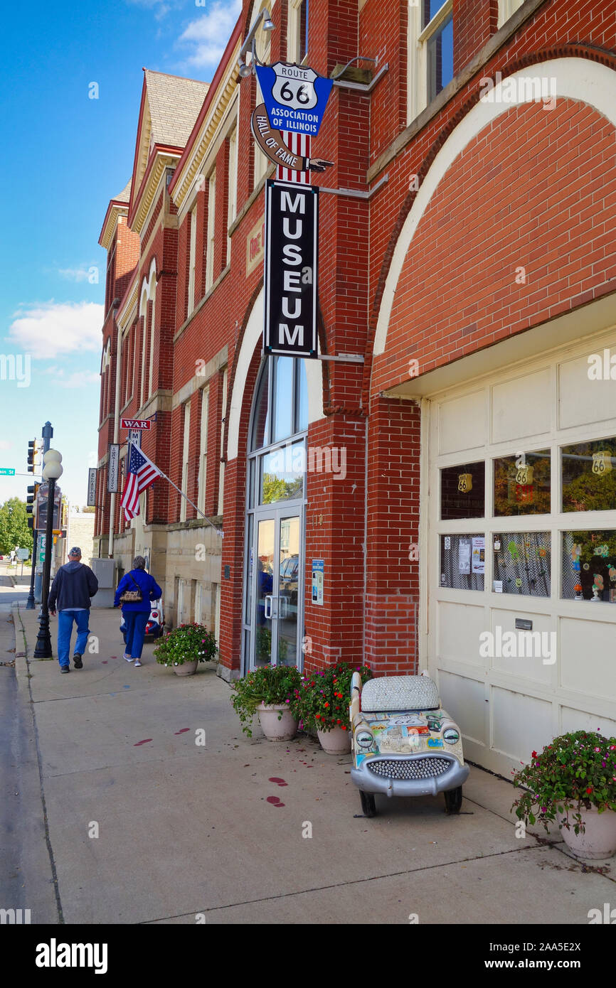 Über dem Eingang Route 66 Museum in Dwight Illinois Zeichen Stockfoto