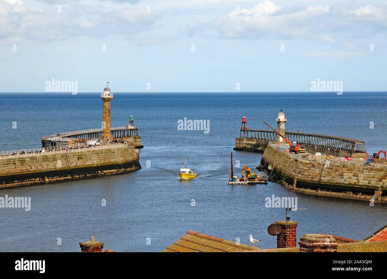 Mündung des Flusses Esk am Whitby aus Chjurch Schritte. Stockfoto