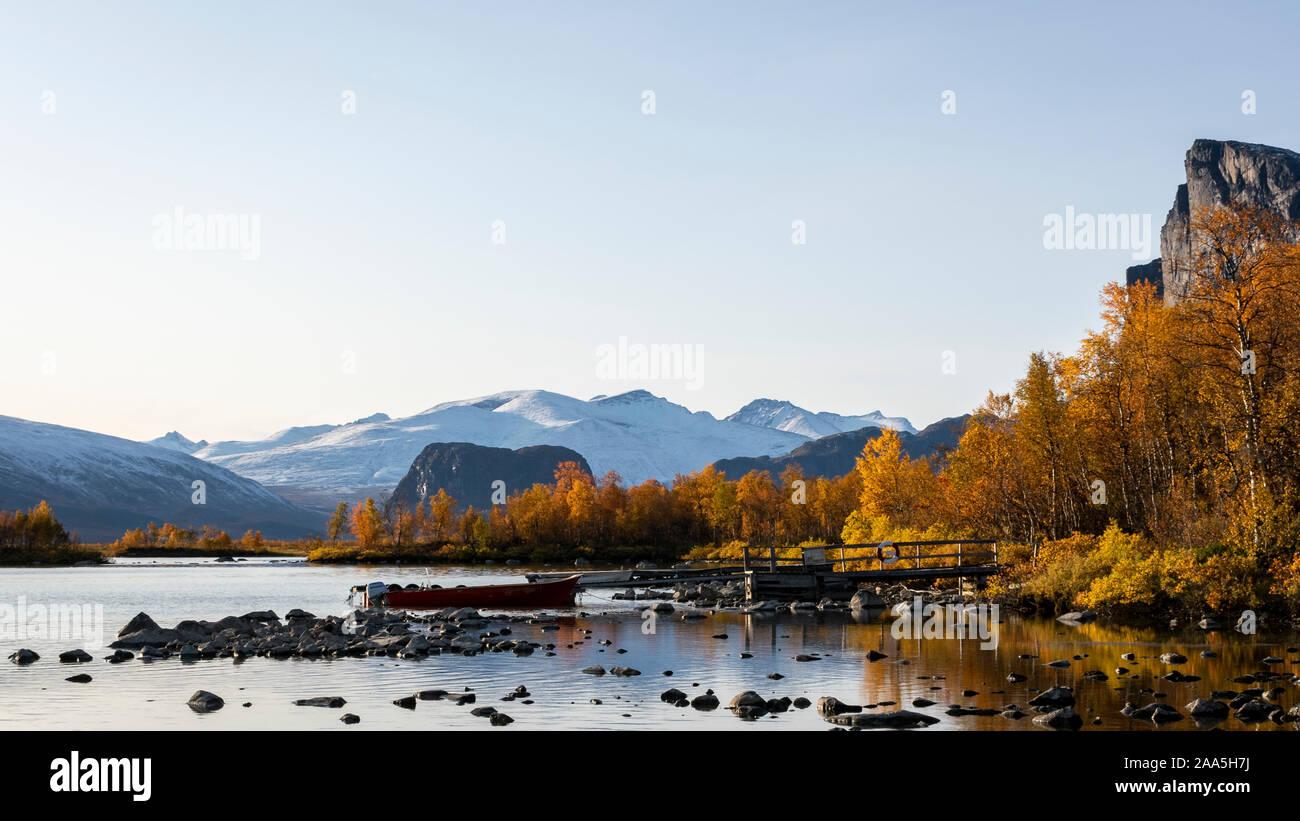 Schöne Sicht auf die Akste See bei Sonnenuntergang im Sarek Nationalpark Stockfoto