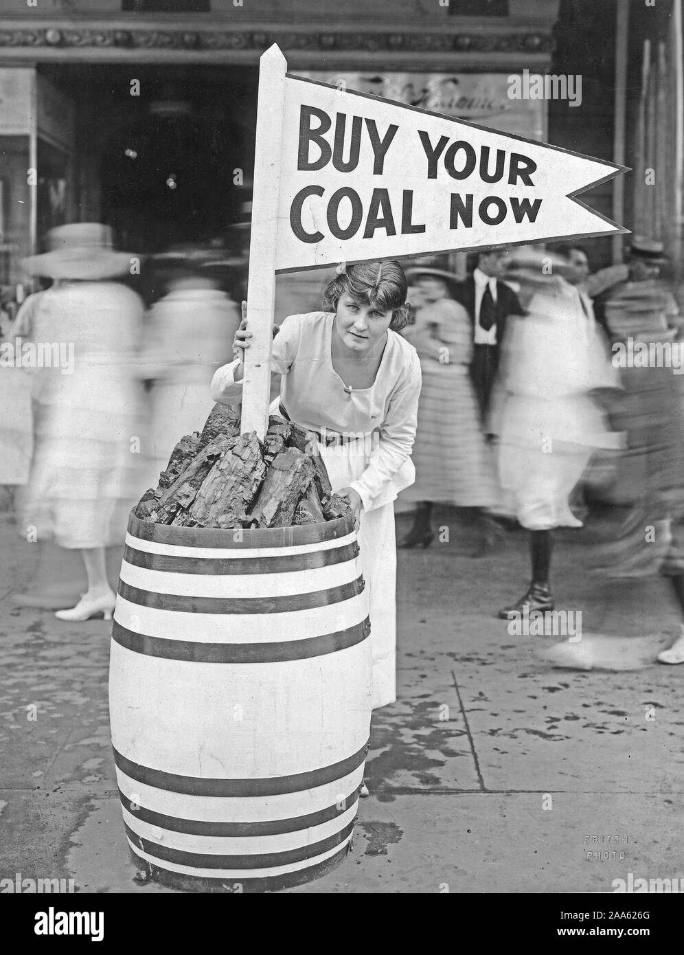 New Orleans, Louisiana. "Um Ihre Kohle Jetzt"-Kampagne. Anzeige vor der Fuerst und Kraemer Ca. 1916-1918 Stockfoto