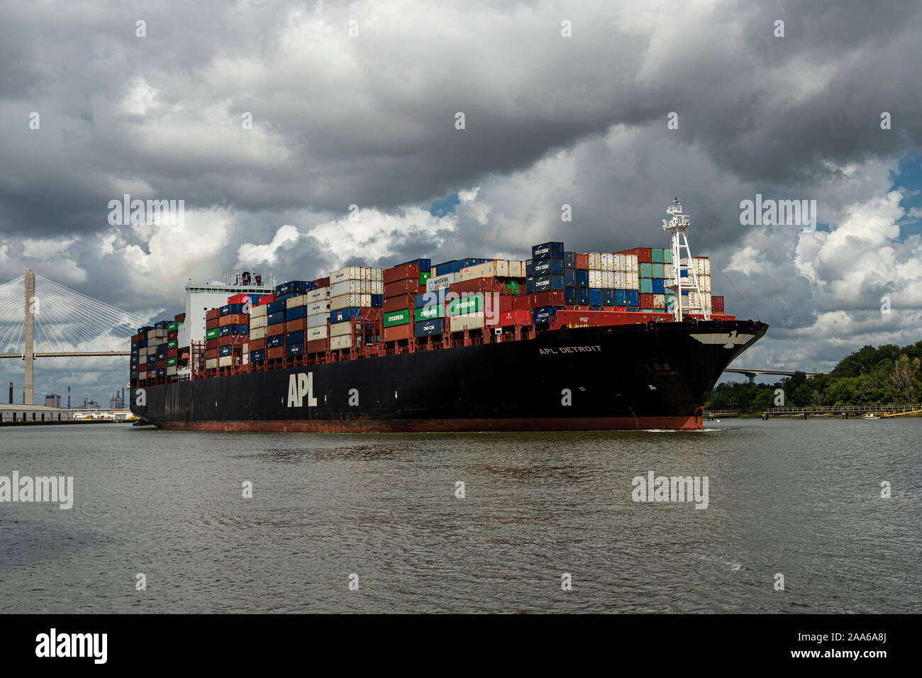 Geladen ocean gehen Frachter in Savannah River. Stockfoto