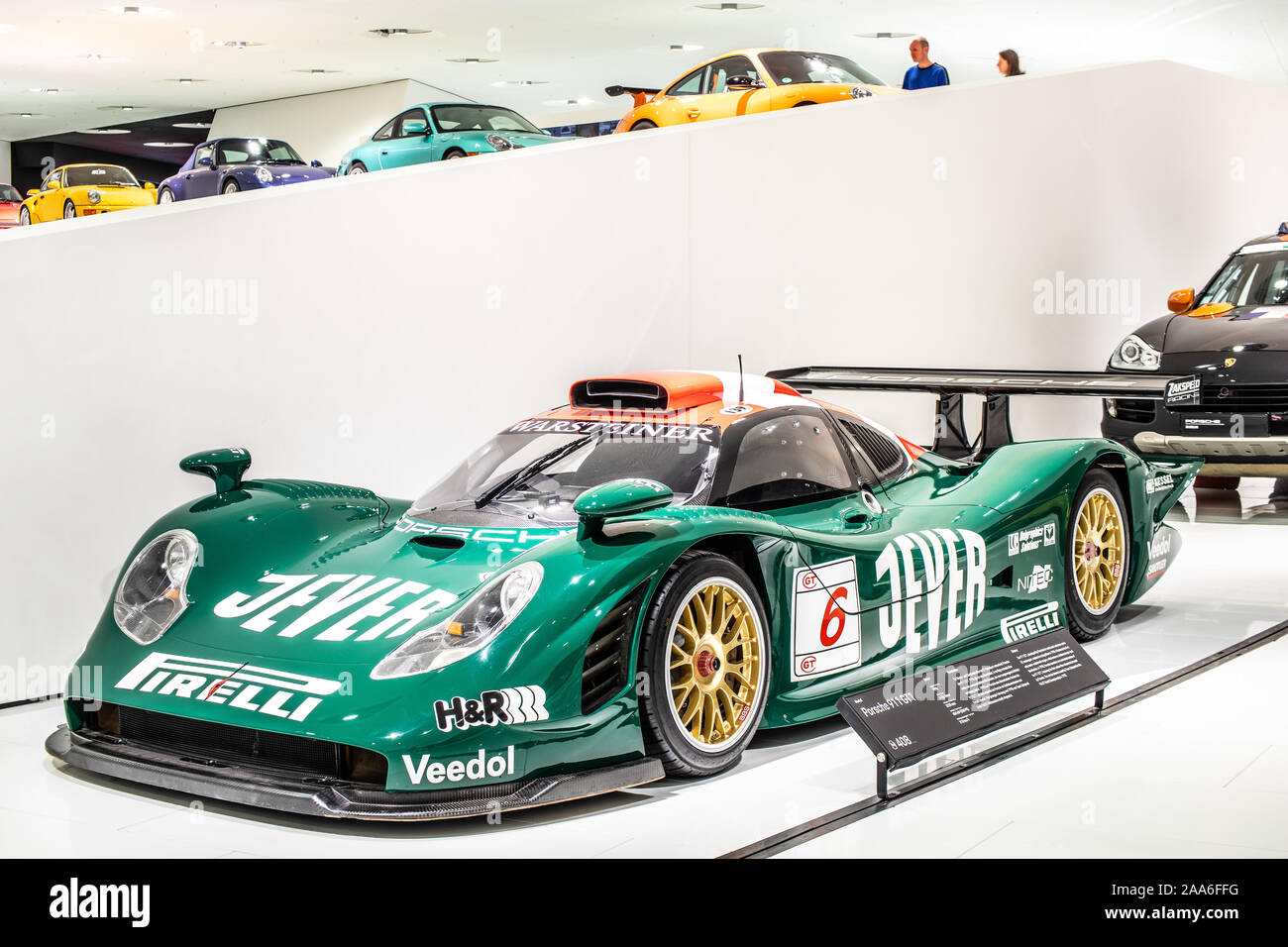 Stuttgart, Deutschland, Sep 2019 Porsche 911 GT1 1998 in Stuttgart Porsche Museum, Rennwagen hergestellt von Porsche Stockfoto