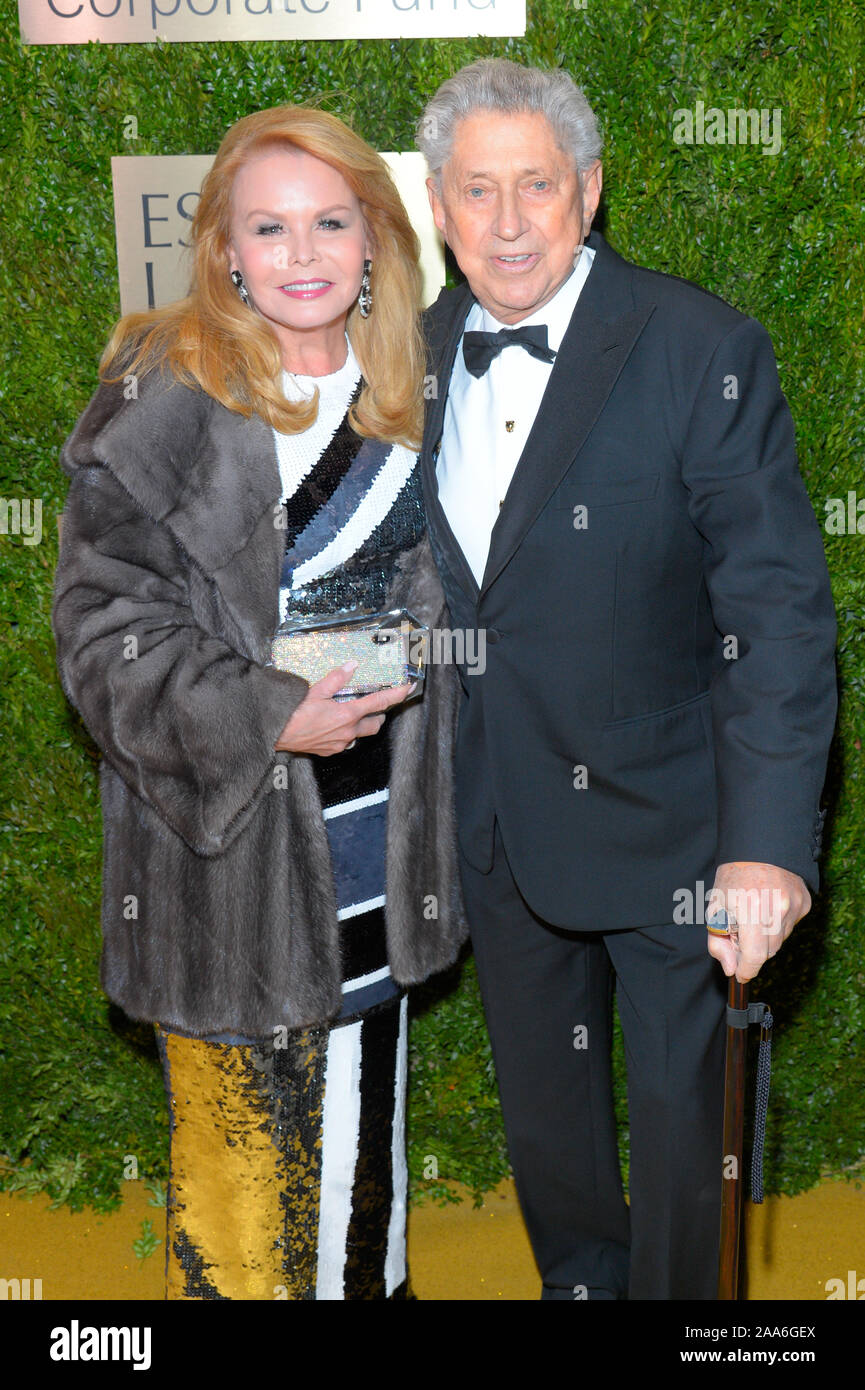 NEW YORK, NY - 18. NOVEMBER: Christina Bäcker und Robert C. Baker im Lincoln Center Corporate Fashion Gala zu Ehren Leonard A. Lauder bei Alice T teilnehmen Stockfoto