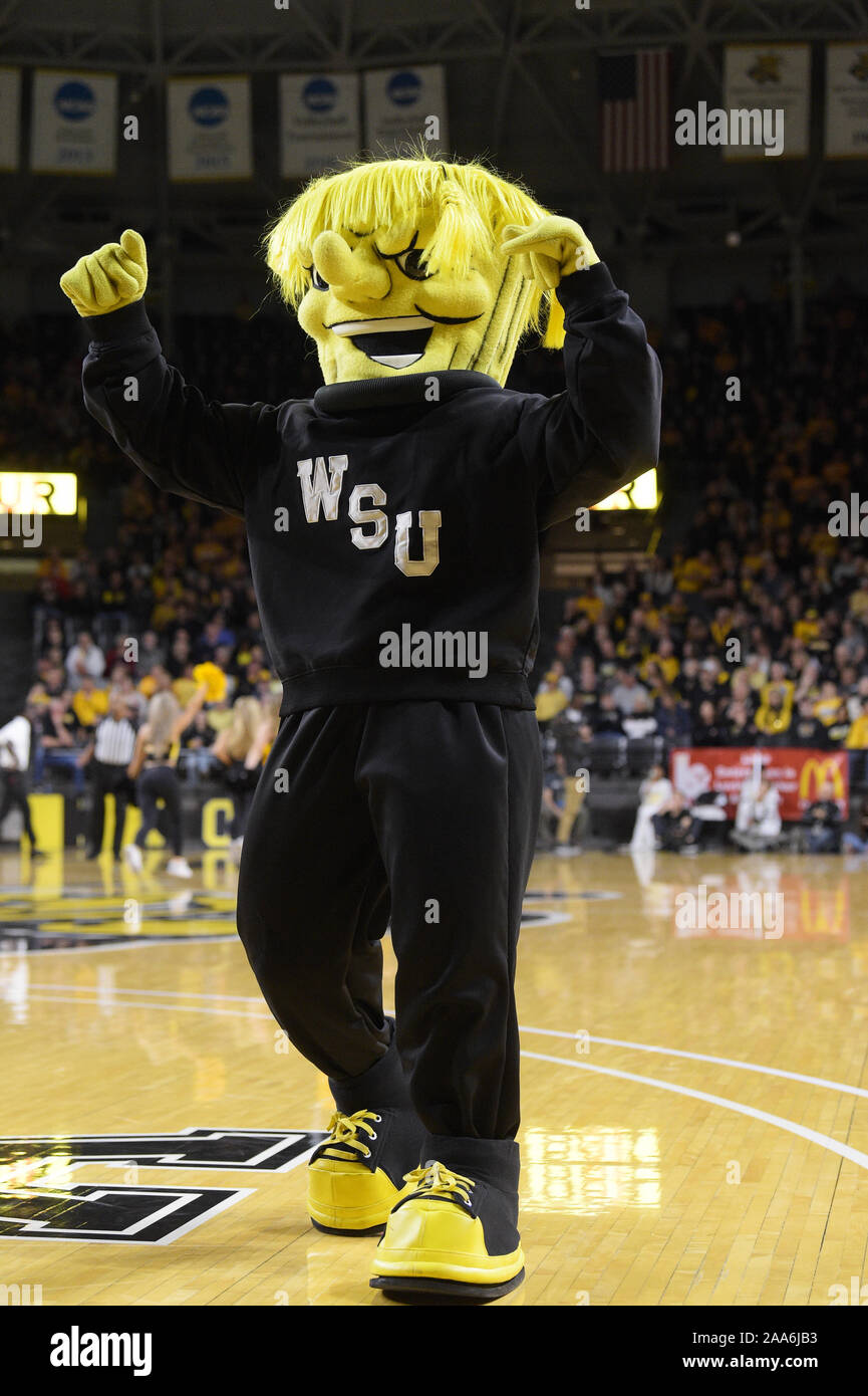 Wichita, Kansas, USA. Nov, 2019 19. Wichita Zustand Shockers Maskottchen WuShock unterhält das Publikum während der NCAA Basketball Spiel zwischen den Gardner-Webb Runnin' Bulldoggen und die Wichita State Shockers an Charles Koch Arena in Wichita, Kansas. Kendall Shaw/CSM/Alamy leben Nachrichten Stockfoto