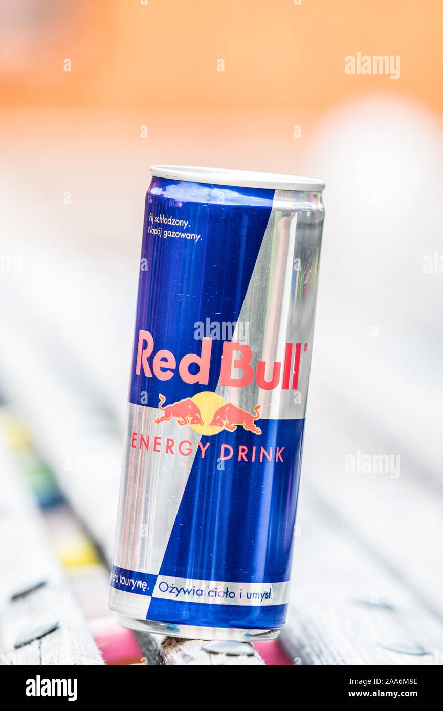 Dose Red Bull Energydrink Stockfoto