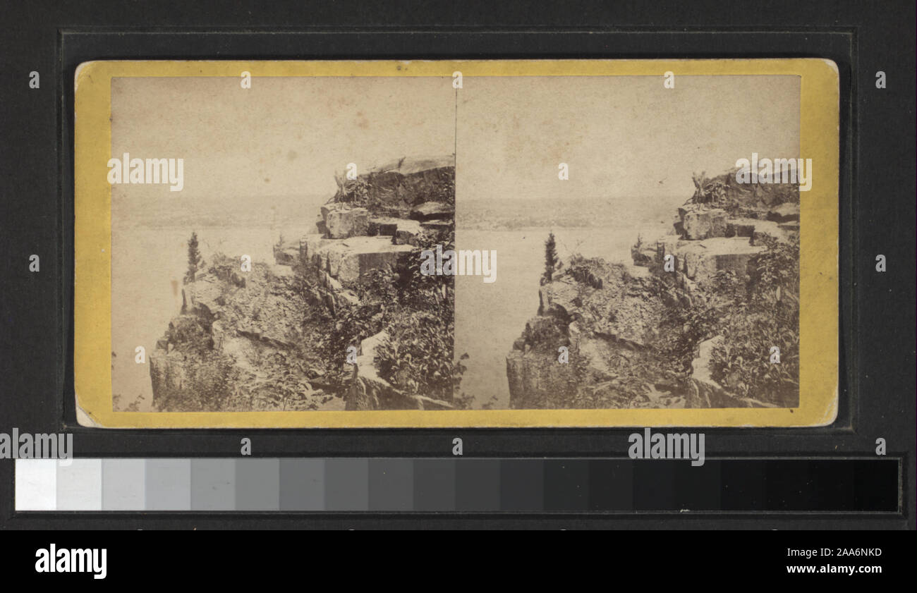 Blick von E.&HT Anthony, G.G. Rockwood, H.S. Wyer und andere Fotografen und Verlage. Outdoor Porträts. Robert Dennis Sammlung von stereoskopische Ansichten. Blick auf die Palisaden in dem westlichen Ufer des Hudson River in New York und New Jersey, mit Blick auf die Felsen, Fluss und Verkehr, Touristen, eine Fernsicht von Yonkers aus der Palisaden und Picknicken am Ft. Lee.; aus der Vogelperspektive Yonkers, vom Palisades am Hudson. Stockfoto