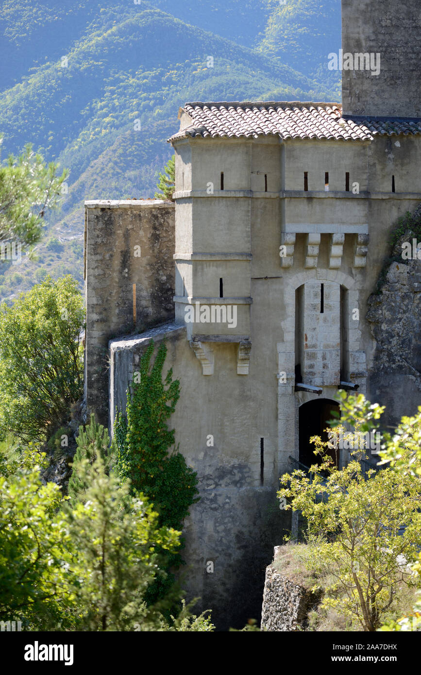 Zugbrücke & Eingang zum Chateau, Fort, Festung und Zitadelle von Vauban, in Forcalquier Frankreich Stockfoto