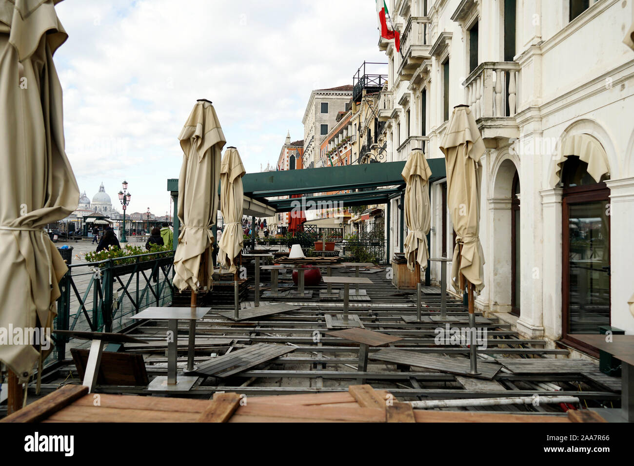 Bei lions Restaurant in Venedig, Italien beschädigt durch Hochwasser am 18.11.2019 zwei Tage nach dem Hochwasser Stockfoto