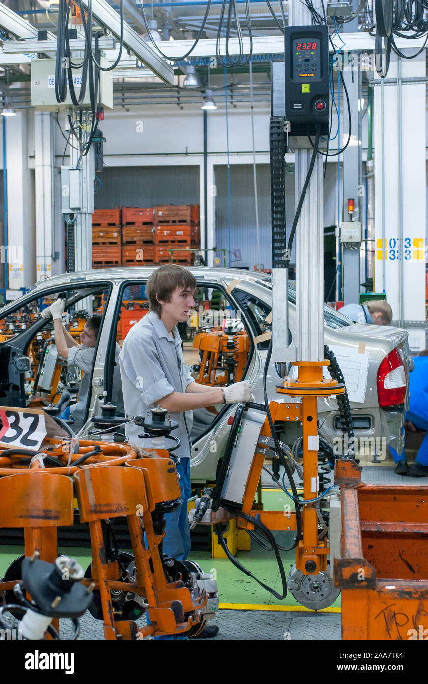 Togliatty, Region Samara, Russland - Dezember 13, 2007: Fließband der Lada Autos Factory Avtovaz Stockfoto