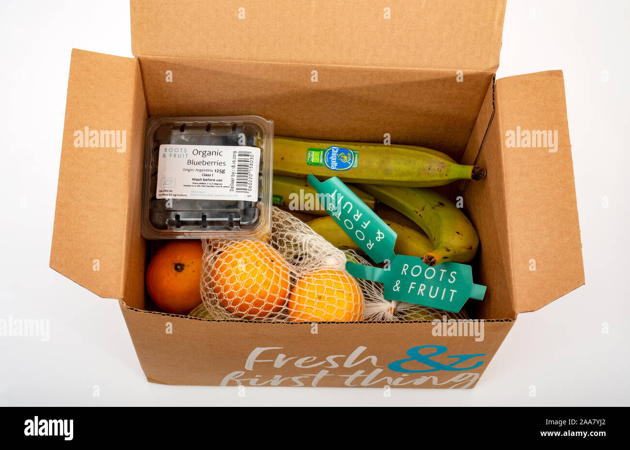 Box Obst aus der Milchmann gebracht Stockfoto