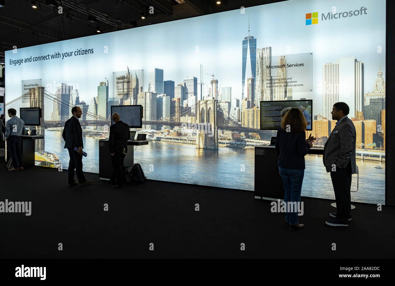 Barcelona, Spanien. Nov, 2019 19. Der Stand von Microsoft während der Messe. Ersten Tag des Smart City Expo Weltausstellung, die Städte zu befähigen und kollektivieren städtischen Innovation. Es hat den Besuch von 400 internationalen Experten, 45.000 m 2 und 844 Unternehmen weltweit. Es findet statt vom 19. bis 21. Nov 2019. Credit: SOPA Images Limited/Alamy leben Nachrichten Stockfoto