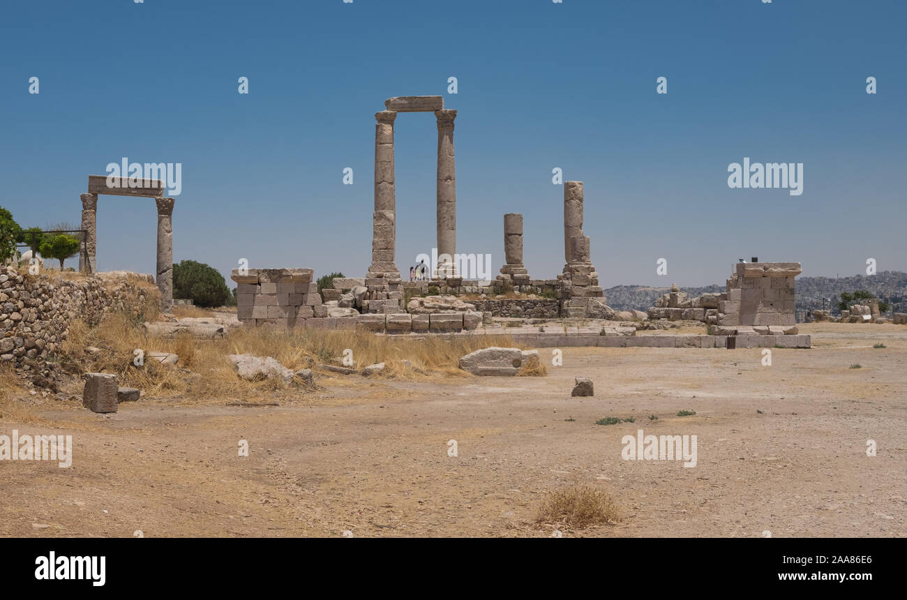 Touristen auf den Tempel des Herkules, Zitadelle von Amman, Jordanien Stockfoto