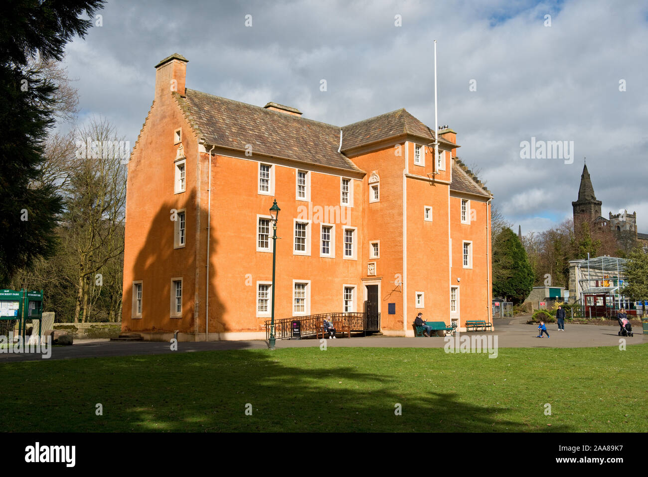Pittencrieff House Museum. Pittencrieff Park, Dunfermline, Schottland Stockfoto