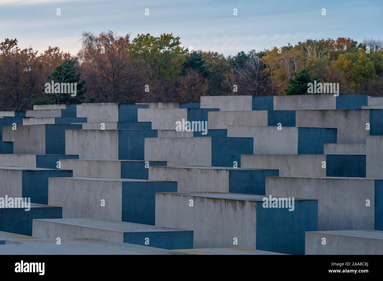 Das Holocaust-Mahnmal in Berlin. Aus einer Reihe von Fotos in Deutschland. Foto Datum: Donnerstag, 14. November 2019. Foto: Roger Garfield/Alamy Stockfoto