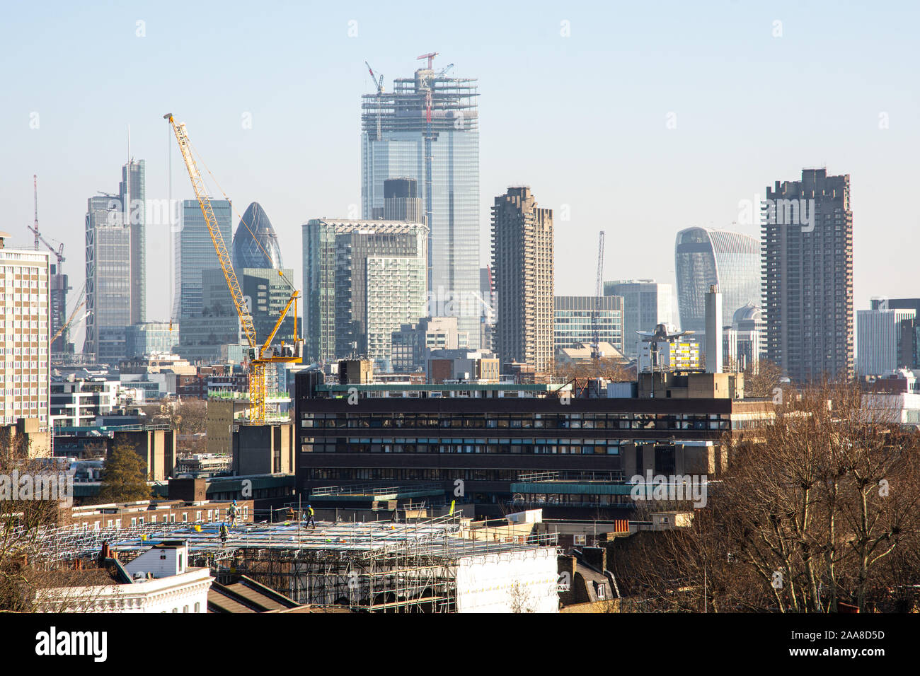 London, England, Großbritannien - 27 Februar, 2019: Die 22 Bishopsgate skyscrape Ansätze in voller Höhe in den sich schnell entwickelnden Skyline der Stadt London Erwerbszweck Stockfoto