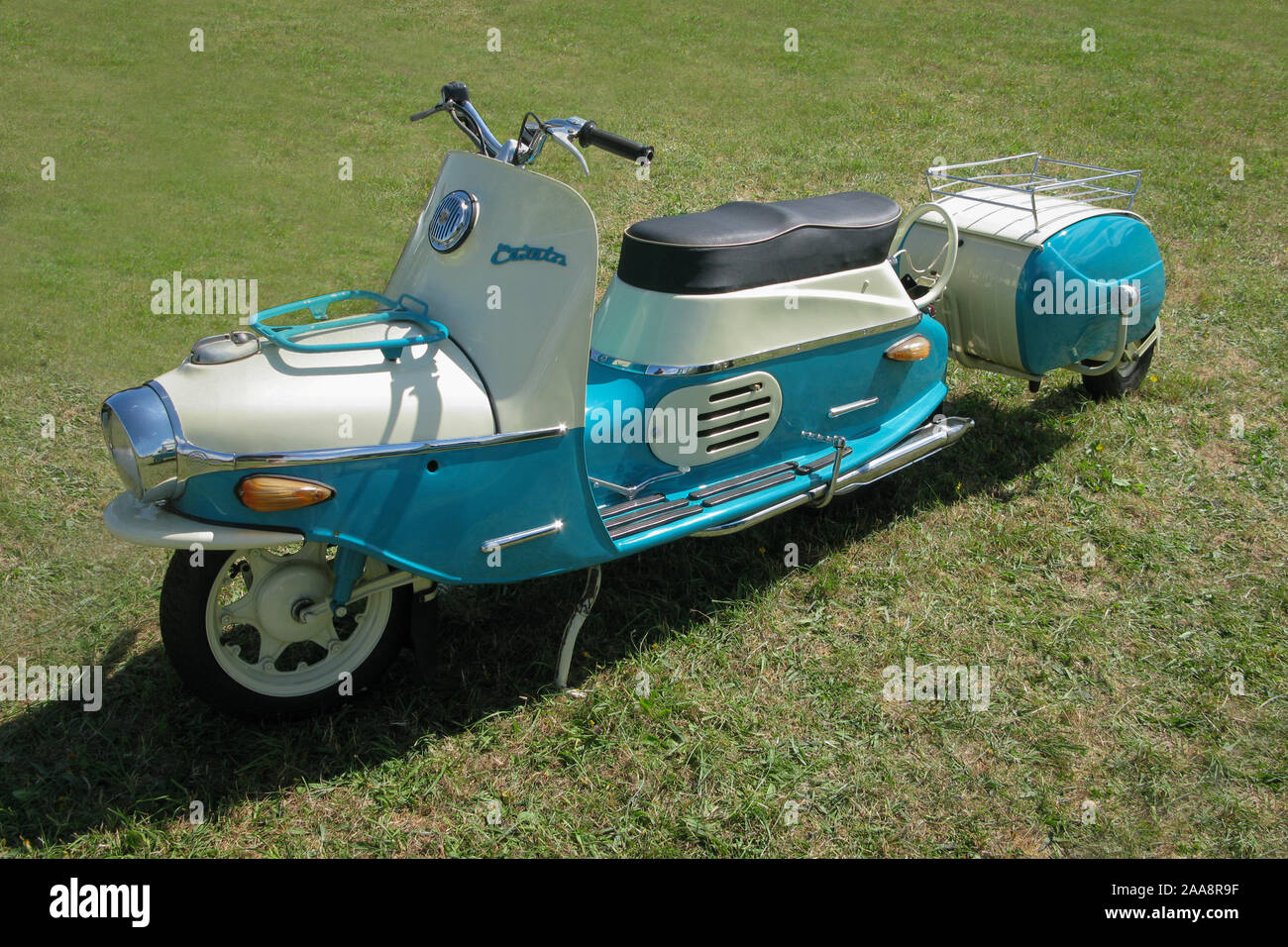 Eine Tschechische oder Tschechoslowakischen Cezeta Roller (mit Anhänger) aus den frühen 60er Jahren. Stockfoto