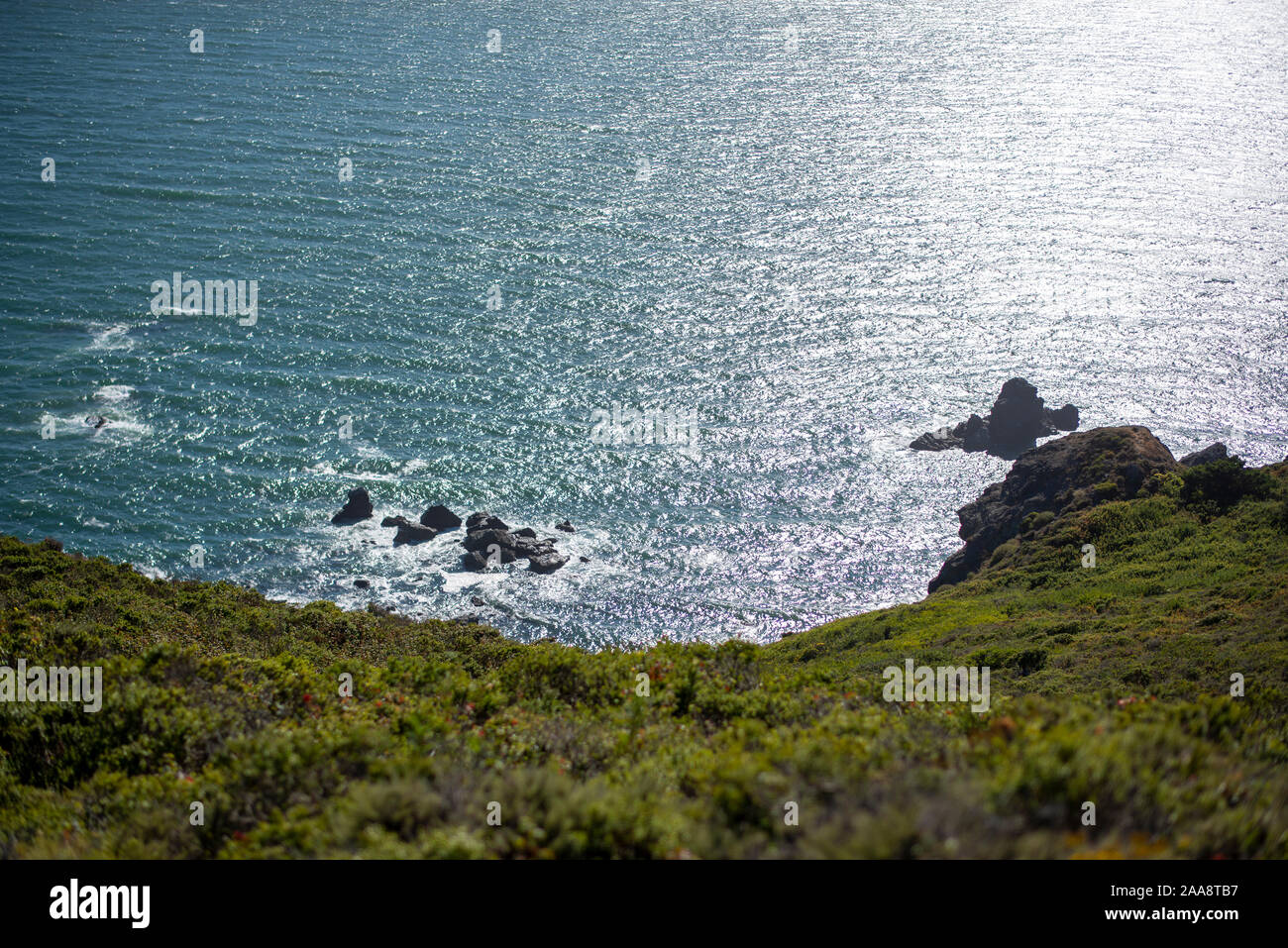 Schimmernden pazifischen Ozean entlang der Kalifornischen Küste Stockfoto