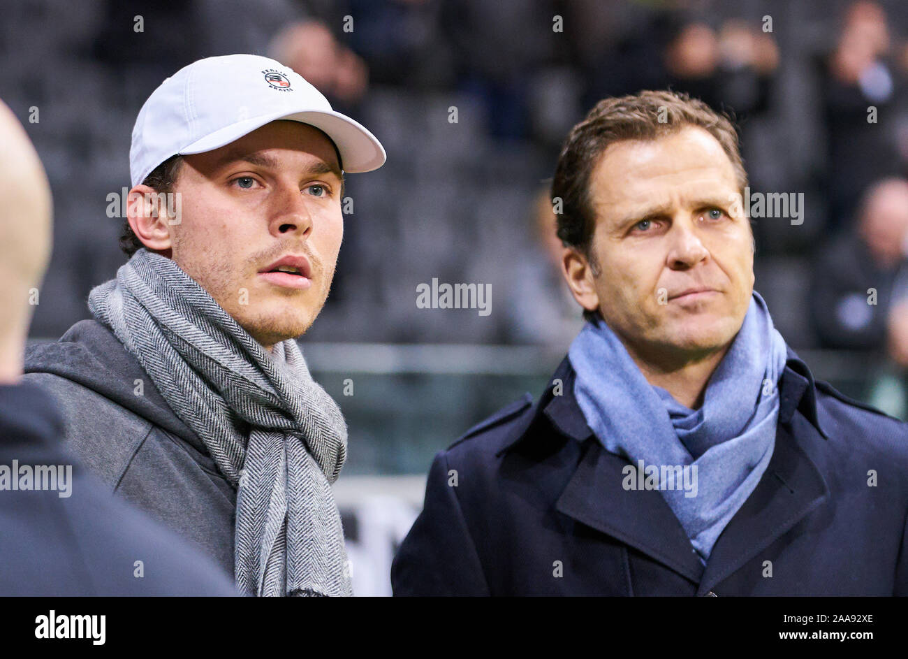 Frankfurt am Main, Deutschland. Nov, 2019 19. EURO QUALI 2020 Germany-North Irland, Frankfurt, 19.November 2019. Maximilian MAX KEPLER - ROZYCKI, GER professionellen Baseball Star Minnesota Twins, Oliver Bierhoff, Manager, DFB-Teammanager, Deutschland - Nordirland 6:1 Wichtig: DFB-Vorschriften die Verwendung von Fotografien als Bildsequenzen und/oder quasi-Video zu verbieten. Die Qualifikation für die Europameisterschaft, EM Quali, 2020 Saison 2019/2020, 19. November 2019 in Frankfurt am Main, Deutschland. Credit: Peter Schatz/Alamy leben Nachrichten Stockfoto