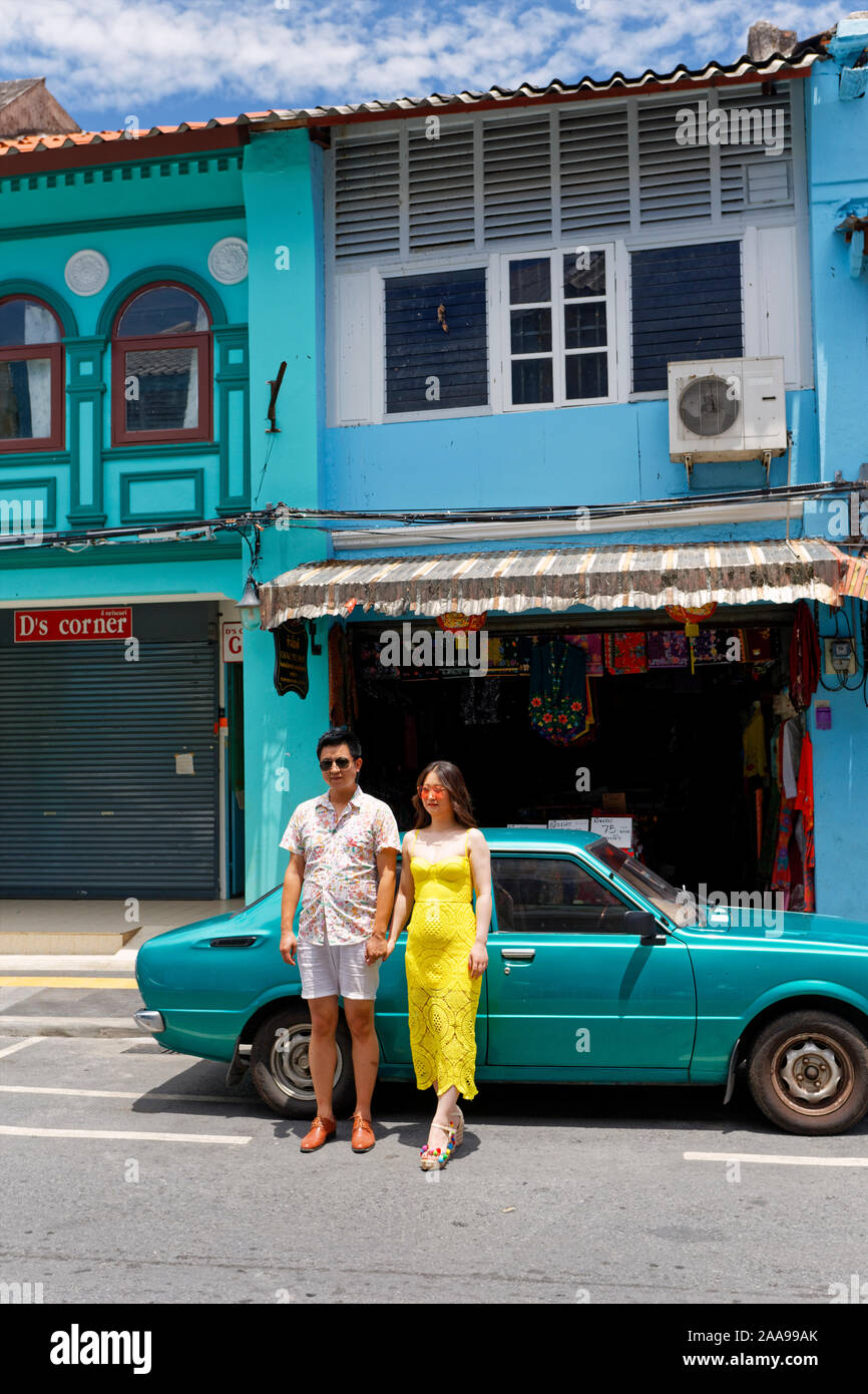Retro-Paar Posiert, Phuket Town, Thailand Stockfoto