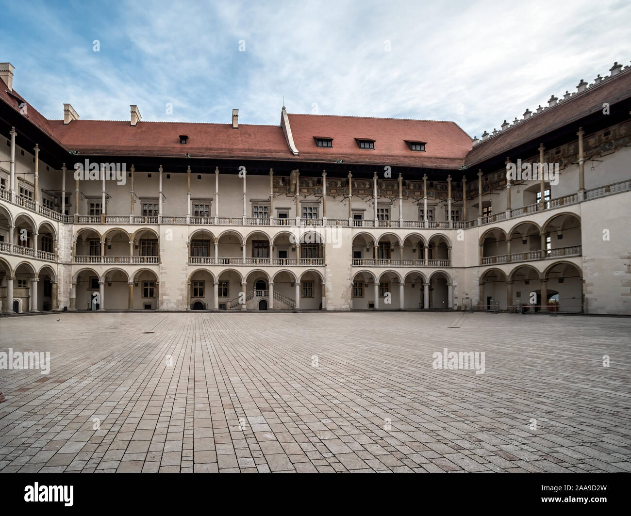 Arkadenhof im Historischen Königlichen Schloss Wawel in Krakau, Polen Stockfoto