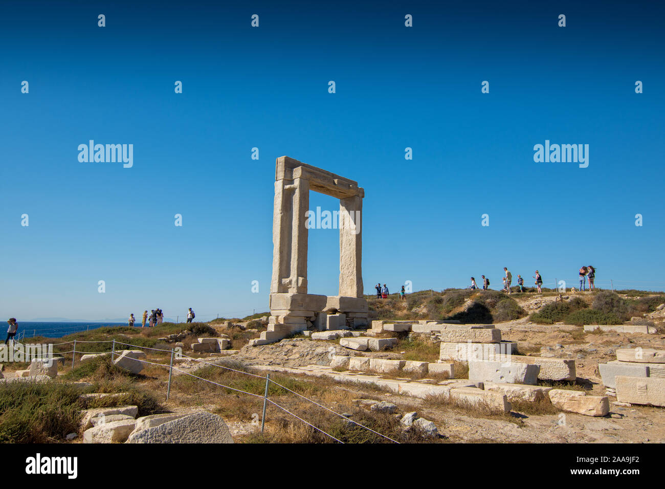 Portara und Apollo Tempel Ruinen in Chora, Naxos - Kykladen Griechenland Stockfoto