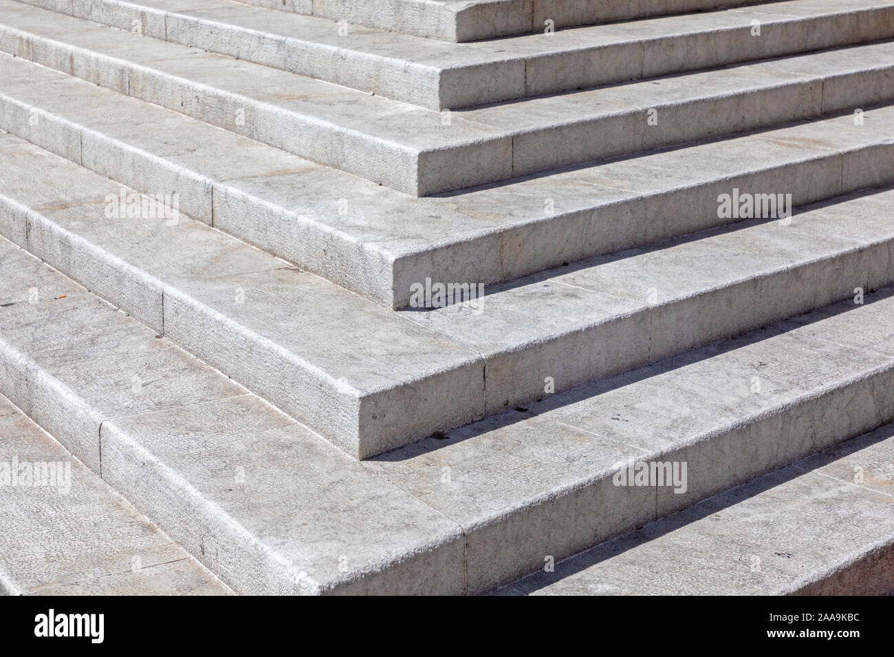 Weißer Marmor Stein Treppen in Bologna Italien Stockfoto