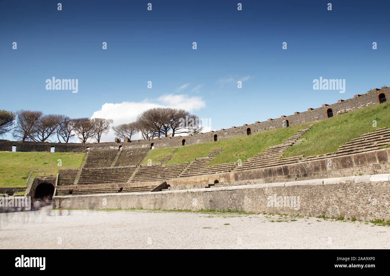 Innenansicht des Kolosseums im Amphitheater von Pompeji Stockfoto