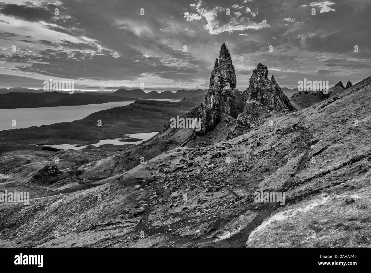 Der alte Mann von Storr rock tower Pinnacles [in Schwarzweiß] auf der Isle of Skye in den schottischen Western Isles Stockfoto