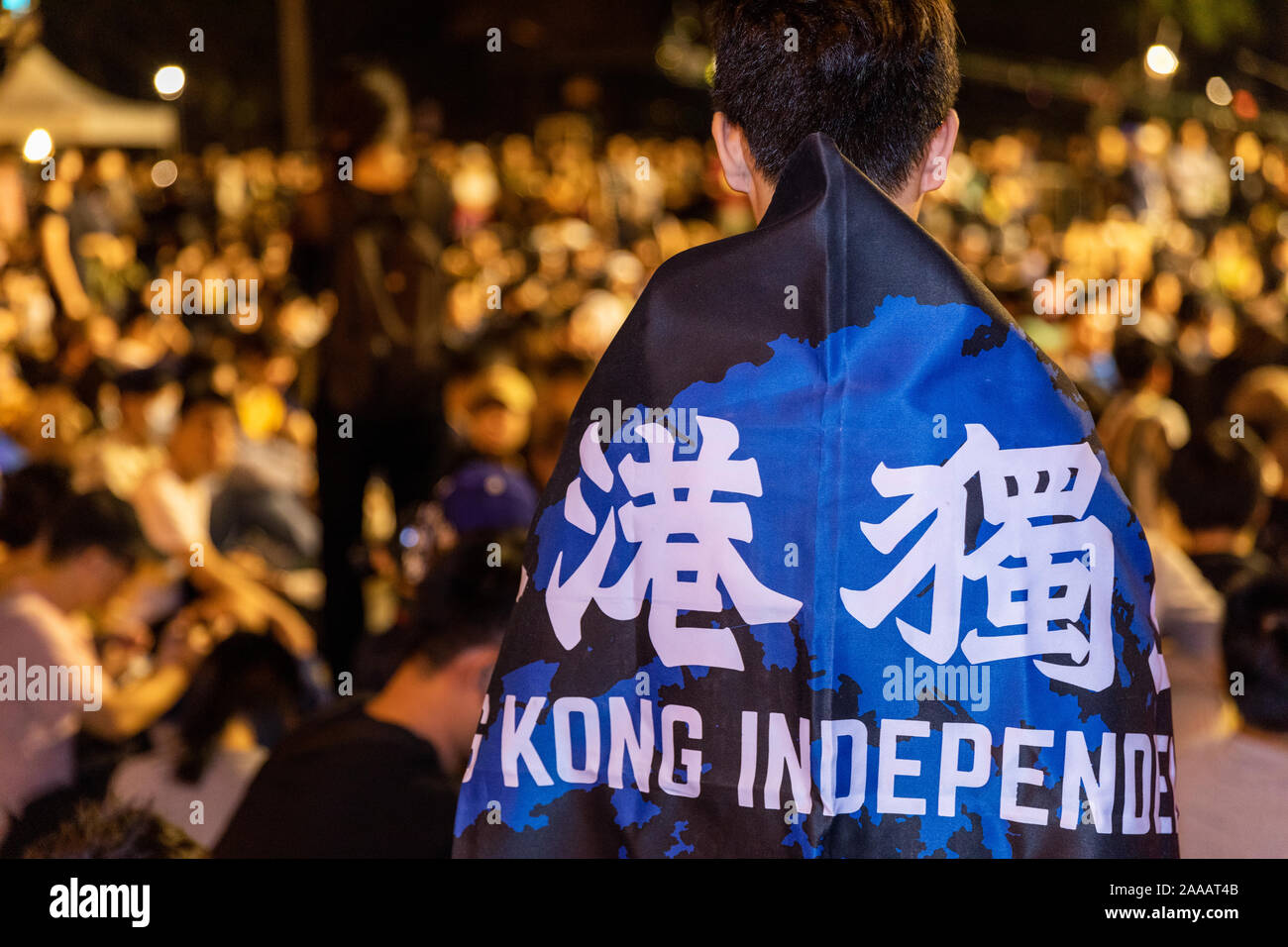 Am 17. November 2019 Tausende von Taiwan zu einem Konzert zur Unterstützung der Hong Kong pro Demokratie/Freiheit Demonstranten am Platz der Freiheit in Taipeh. Eine Reihe von berühmten Taiwanesischen Pop Stars am Fall spielte Stockfoto