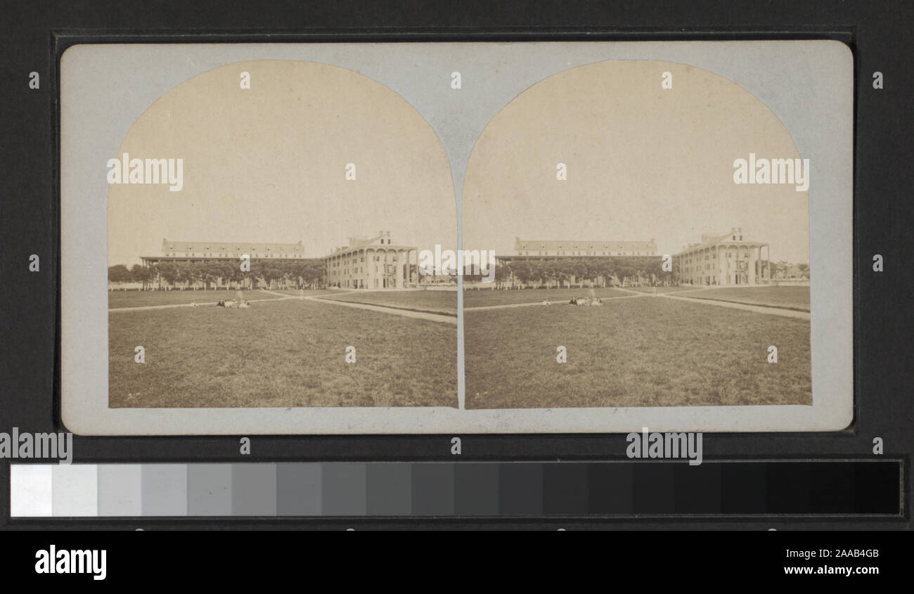 Blick von W. Lange, Gilbert & Speck, R. Newell & Sohn und andere Fotografen und Verlage. Robert Dennis Sammlung von stereoskopische Ansichten. Blick auf Cape May, vor allem Surfen und Badegäste, und wie Straßen, Hotels, Wohnungen, einem Esszimmer, Gruppe Porträts., Columbia House, Cape May, New Jersey. Stockfoto