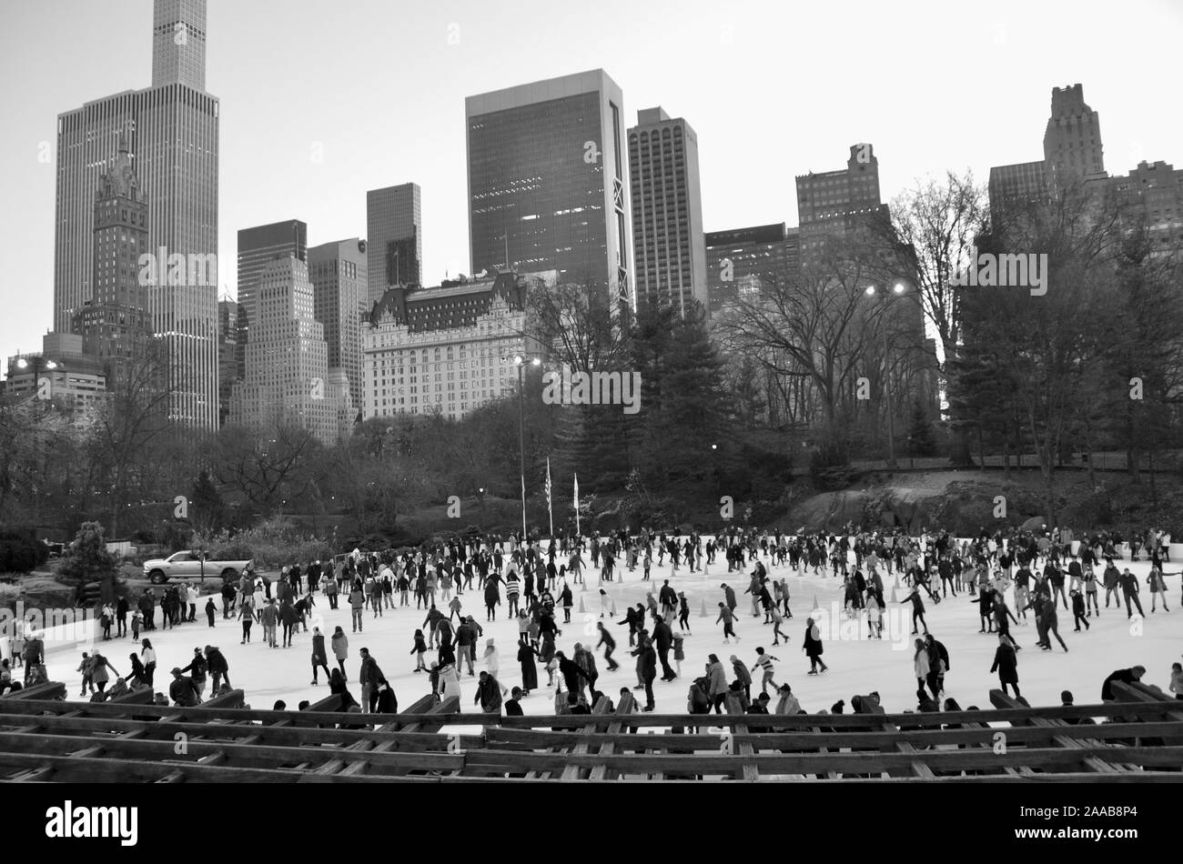 Central Park im Winter mit Blick auf die Skyline von Manhattan, New York City. USA. Stockfoto