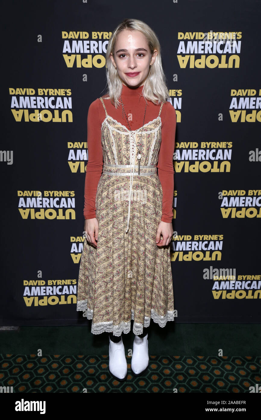 Öffnung Nacht für David Byrne's American Utopie am Hudson Theater - Ankünfte. Mit: Sophia Anne Caruso Wo: New York, New York, United States Wenn: 20 Okt 2019 Quelle: Joseph Marzullo/WENN.com Stockfoto