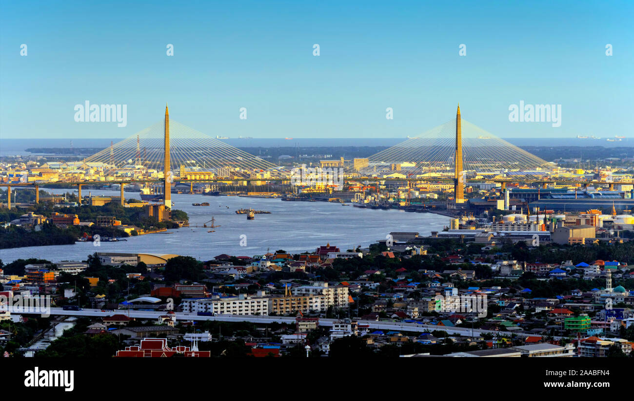 Bangkok Brücke, Fluss & Meer Stockfoto