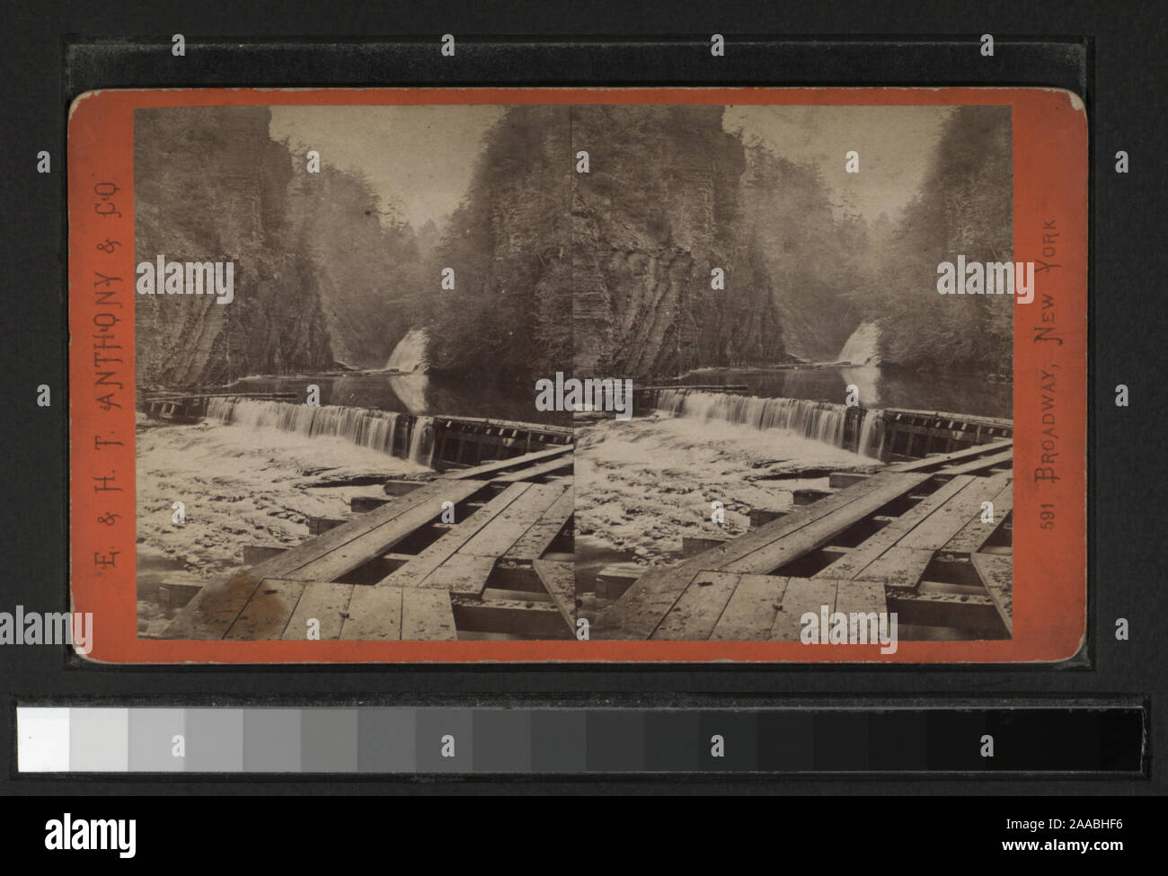 Blick von W. L. Sutton, E.&HT Anthony, W. L. Hall und andere Fotografen und Verlage. Robert Dennis Sammlung von stereoskopische Ansichten. Titel von Cataloger'. Blick auf das südliche Reihe von New York einschließlich Broome, Chenango, Cortland, Schuyler, Steuben Tioga und Tompkins Grafschaften; Norwich, einschließlich gruppenporträts, Marathon, einschließlich einer Darstellung der Quilts; Homer, einschließlich einer Akademie; Kutabali; Molkerei Operations bei Düren; Kommissionierung Hopfen in Otsego; das gas Haus am Waverly, Dam und fällt bei Fall Creek; Red Rock Ölderrickkräne; Cayuta Glen; Menschen fahren, und einen Blick auf eine gr Stockfoto